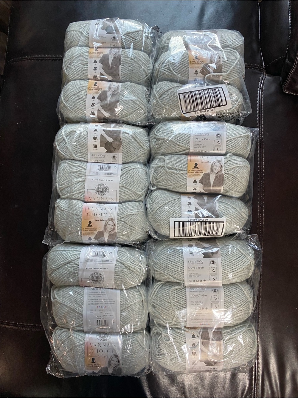 🧶 NWT🧶 Lion Brand Yarn, Vanna’s Choice Light Grey, 100% Acrylic Yarn - 18 skeins - Picture 2 of 5